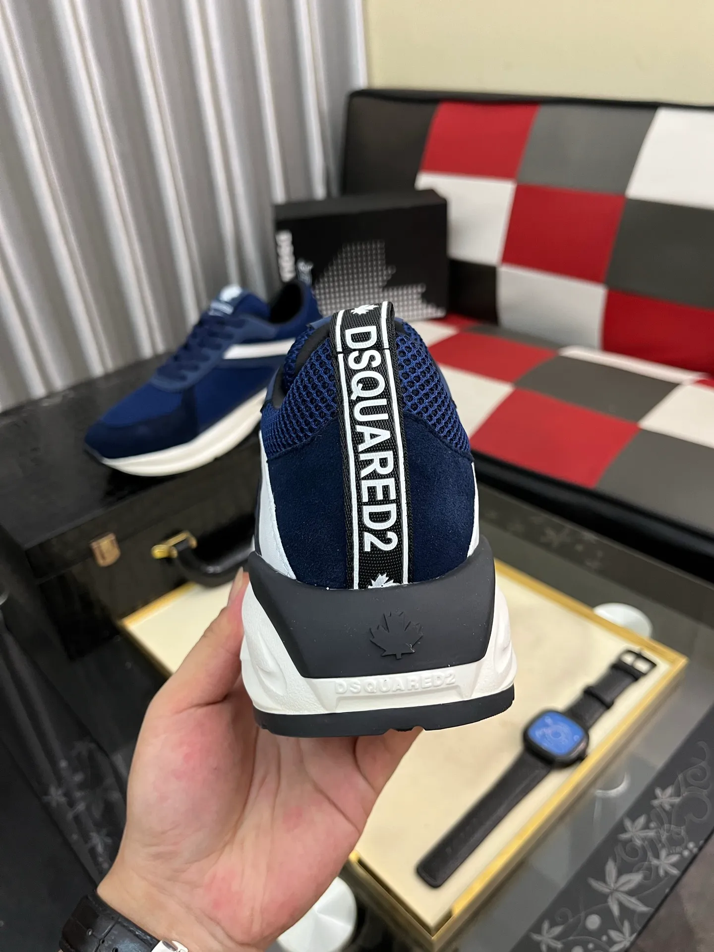 Men's shoes 💰480⌚️⌚️DG's latest popular casual shoes 🔥🔥, the tongue has the brand's iconic details, and the combination of silk cowhide and cow suede enhances the style. Fashionable and versatile, it can complement any look. Create an exquisite design with unique dynamic vitality and modern atmosphere, showing modern elegance. Size: 36-464️⃣colors available